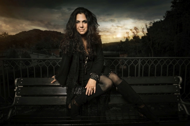 Sari Schorr: blues díva koncertezik a Backstage Pubban