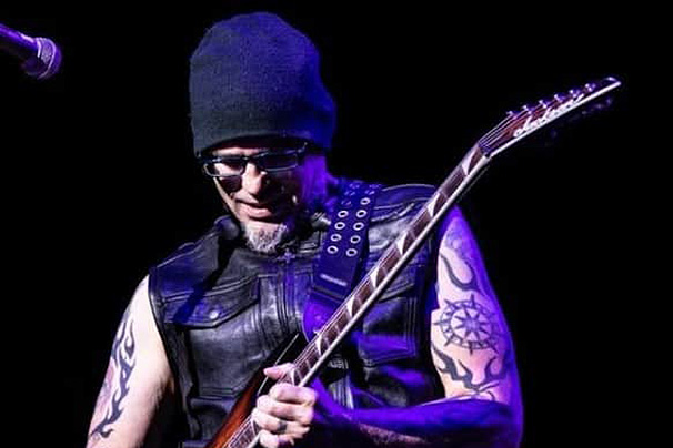 Egyelőre Mike Stone-nal megy tovább a Queensryche