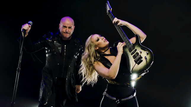 Dead Inside: közös dalban Nita Strauss és David Draiman