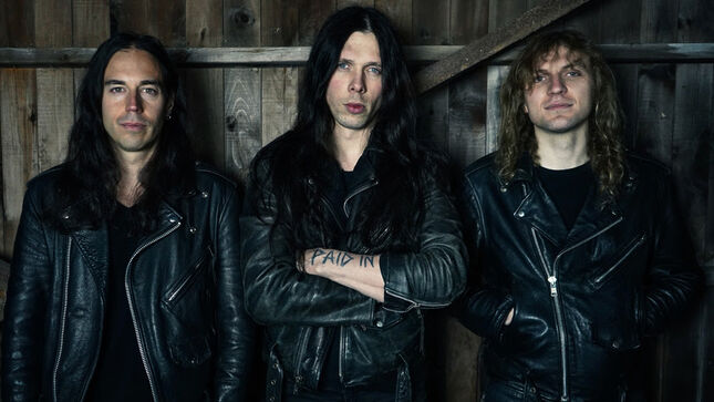„Van a zenében némi speed metal, némi heavy metal, némi hard rock és igazi ősemberes riffek”