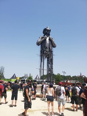 Elhelyezték Lemmy hamvainak egy részét a Hellfest óriásszobrában