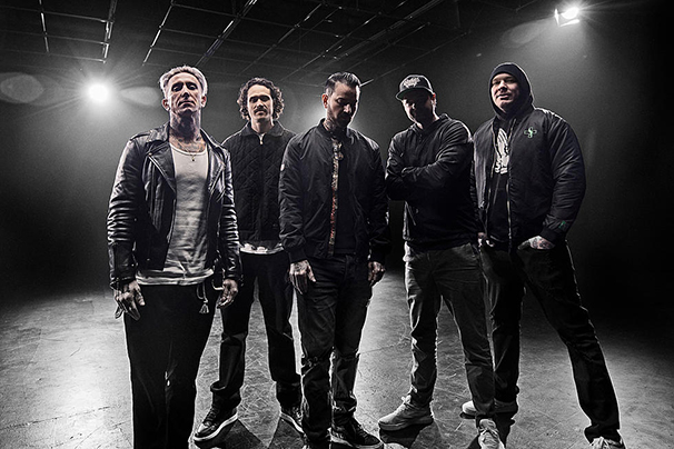 Hotel Kalifornia címmel jön az új Hollywood Undead, nézd meg a City Of The Dead videóját!