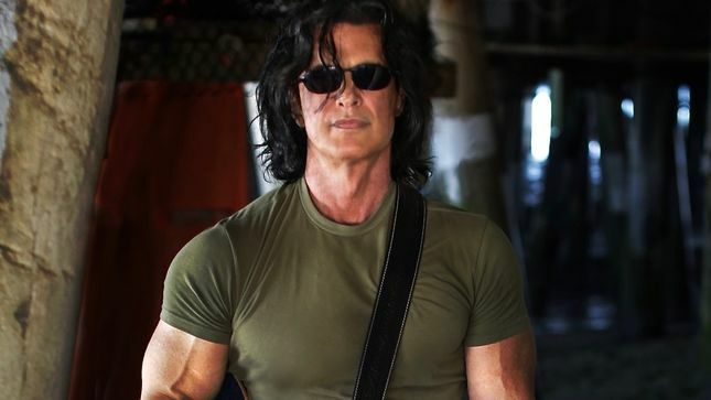 Visszatért Alice Cooper zenekarába Kane Roberts