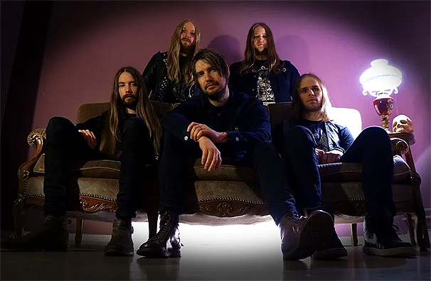 „A végeredmény egy tempós, szilaj, de melodikus album”
