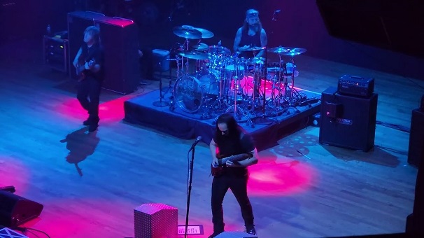 Tizenkét év után ismét közösen turnézik John Petrucci és Mike Portnoy