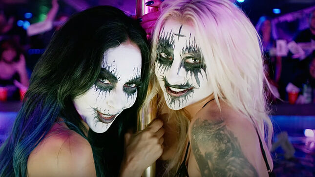 Butcher Babies: hip-hop feldolgozás sztriptízklubos klippel