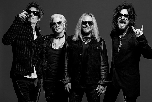 Bob Rockkal és új dalokkal stúdiózik a Mötley Crüe