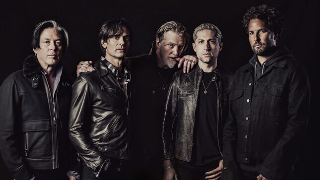 Hat év után érkezik az új Queens Of The Stone Age, itt az első single