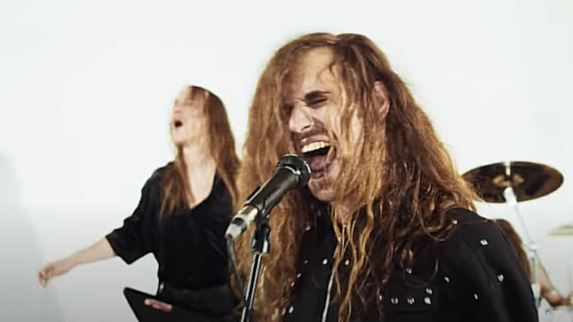 Sound & Fury: hallgasd meg az új Dust Bolt címadóját!