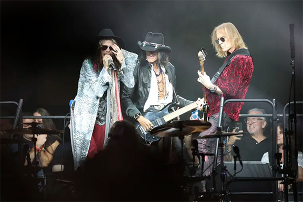 Megkezdte utolsó turnéját az Aerosmith, setlist és videók Philadelphiából