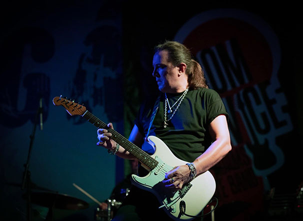 Megtalálta új gitárosát az Asphalt Horsemen