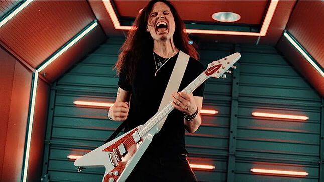 Through The Fire: szólóalbum a Tesla gitárosától