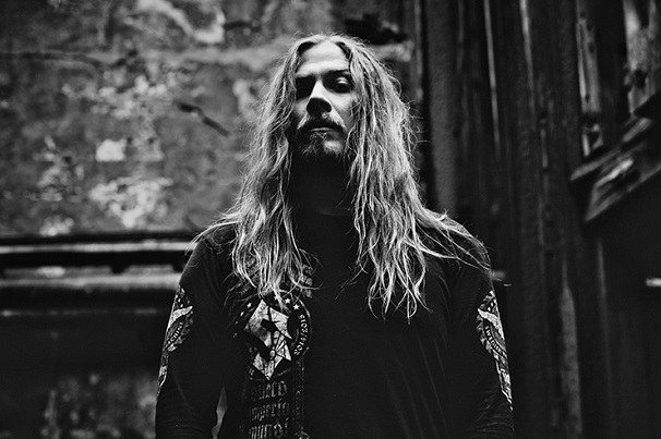 Ismét Thobbe Englund a Sabaton gitárosa