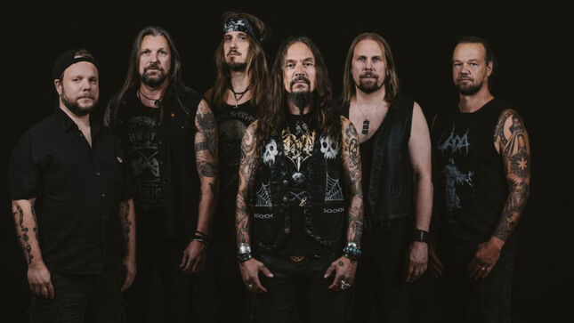 Into Hiding: így játssza a Tales From The Thousand Lakes alapdalát harminc évvel később az Amorphis