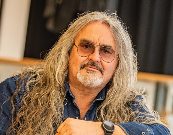 „Egy nagyon kiforrott, zömében a tradicionális hard rockra koncentráló anyag született”