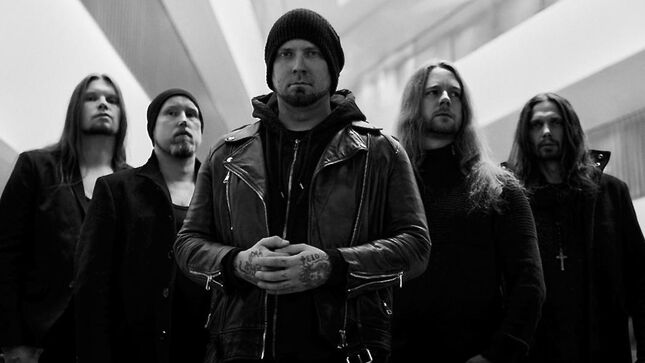 „A death/doom fekete albumával” érkezik Budapestre a Swallow The Sun