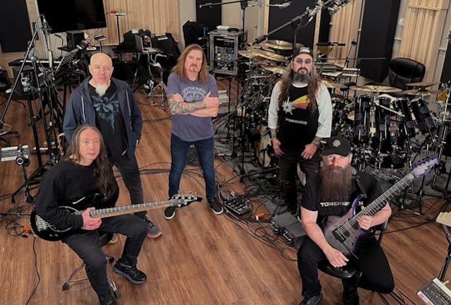 Rudess az új Dream Theaterről: „Visszatért a Portnoy-féle energia, a korábbi mágia”