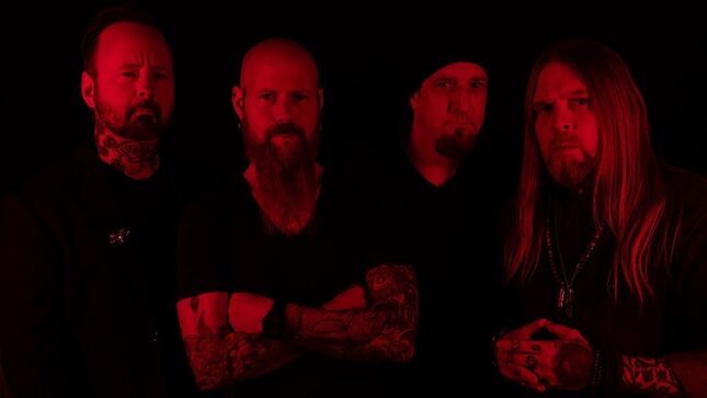 Tizenhárom év után ismét Ryan McCombsszal adott ki friss dalt a Drowning Pool