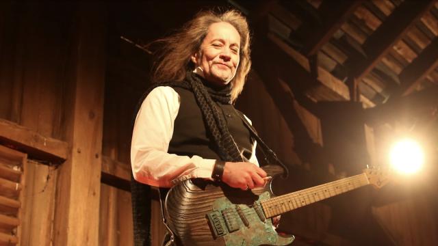 Jake E. Lee a lövöldözésről: „Összességében nagyon szerencsésnek érzem magam”
