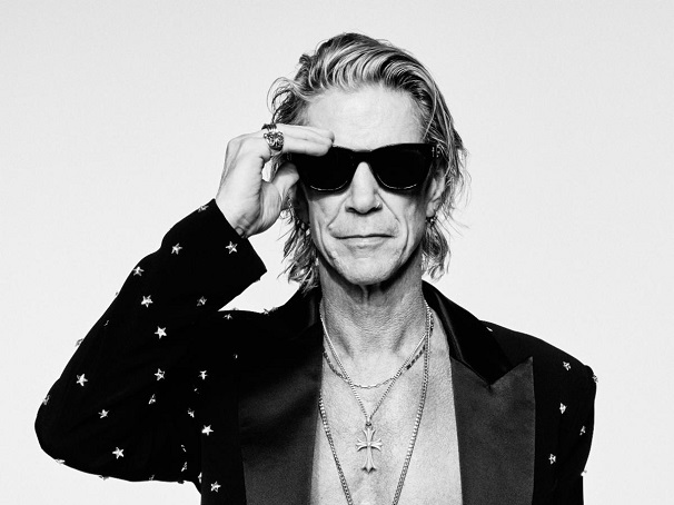Ikonikus punkokkal közös új dalokat mutatott be Duff McKagan