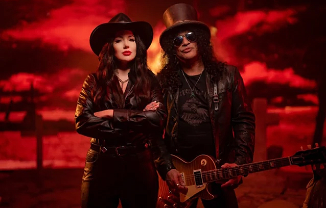 Tombstone Town: Slash a vendég Dorothy Martin új klipdalában