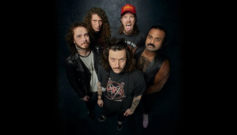 „Fejet hajtunk a zenénk heavy metalos gyökerei előtt”