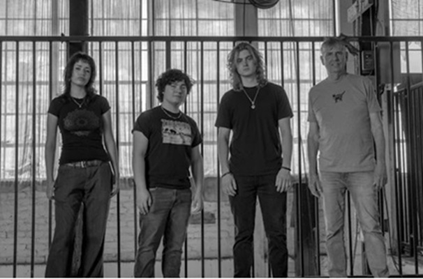 Black Flag: teljesen új felállásban érkezik Európába a legendás csapat