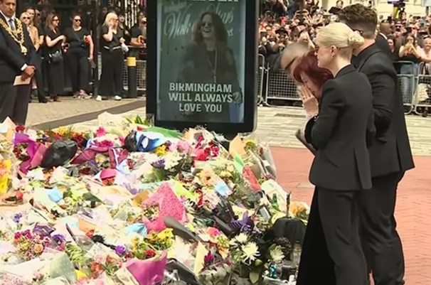Rajongók ezrei kísérték utolsó útjára Ozzy Osbourne-t