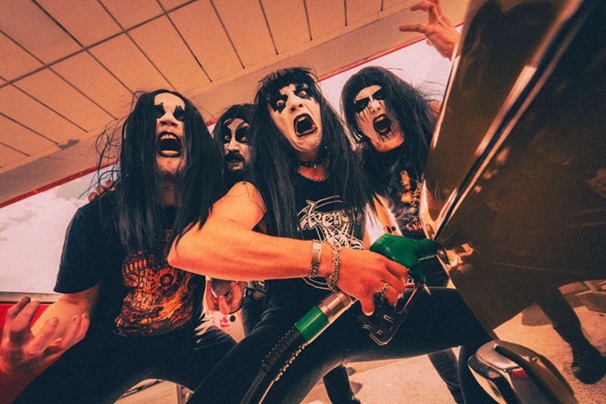 A Go Westtel zárja black metalos diszkófeldolgozásainak sorát a Royal Republic