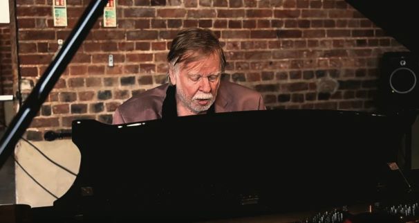 Melancholia: lezárja zongorás albumtrilógiáját Rick Wakeman