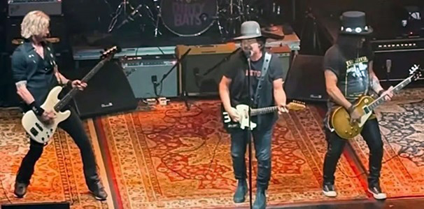 Slash, Duff, Vedder, Kiedis, Bruno Mars és Yungblud zenélt együtt a vagyonkezelői céges partin