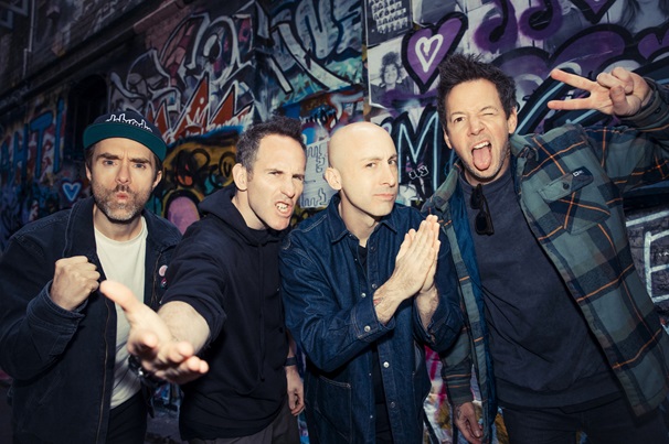 Simple Plan: negyedszázados jubileumi koncert Budapesten
