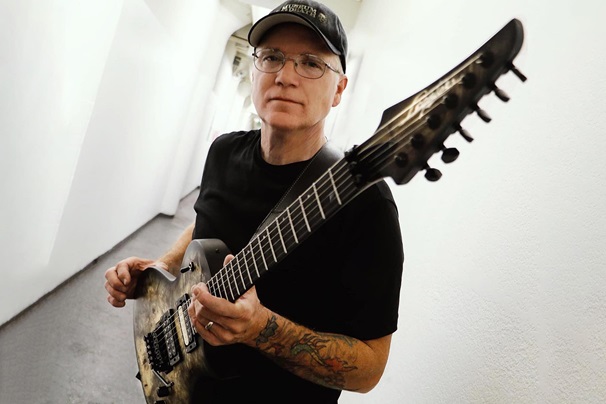 Brutális vendéglistával érkezik a Megadeth egykori gitárosának új konceptlemeze