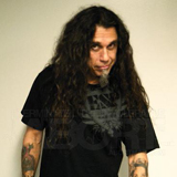 Araya: „Mustaine-en tartom a szemeimet”