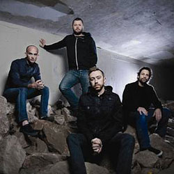 Személyes üzenetben köszöntötte magyar rajongóit a Rise Against