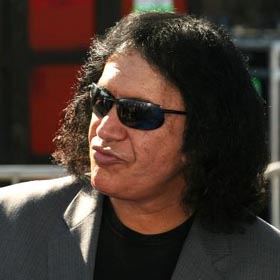 Nem kérnek Gene Simmonsból Jacko emlékbuliján