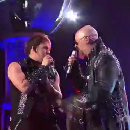 Az American Idol döntőjében debütált a Judas Priest az új gitárossal