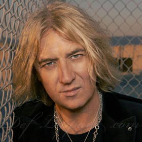 „Nem feltétlenül hülye mindenki, aki nem Stipe vagy Springsteen”