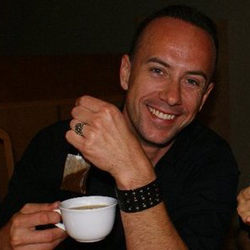 Nergal: „Minden egyes új fekvőtámasz boldoggá tesz!”