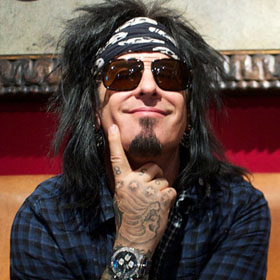 Bret Michaels könyörgött a Mötley Crüe-nek?