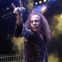 Metallica, Slayer, Sting: közös jótékonykodás Dio alapítványánál