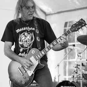 Meghalt a Motörhead egykori gitárosa