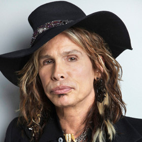 Csúnyán összezúzta magát a zuhanyzóban Steven Tyler