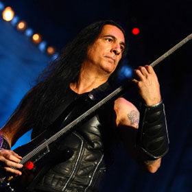 Már a Manowar sem bízik a CD-ben?