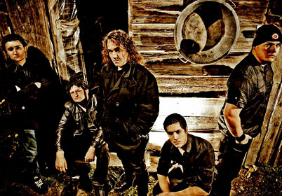 Chuck Billy és Phil Demmel is kisegíti Zetro Souzát