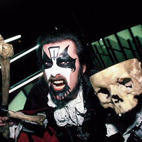 Felpörgeti a motort King Diamond