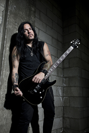 Prong: „Muszáj volt magasabbra srófolni a lécet”